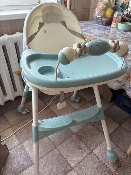 Детстуий стульчик для кормления
