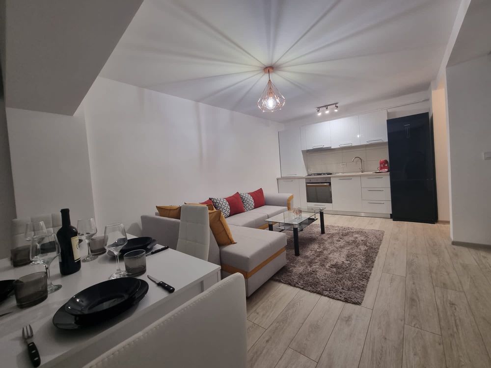 Inchiriez apartament in regim hotelier bloc nou