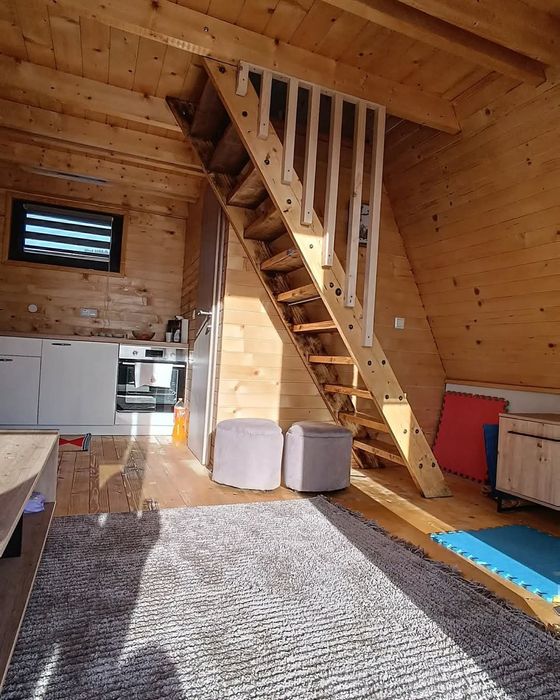 Vând cabane tip A frame