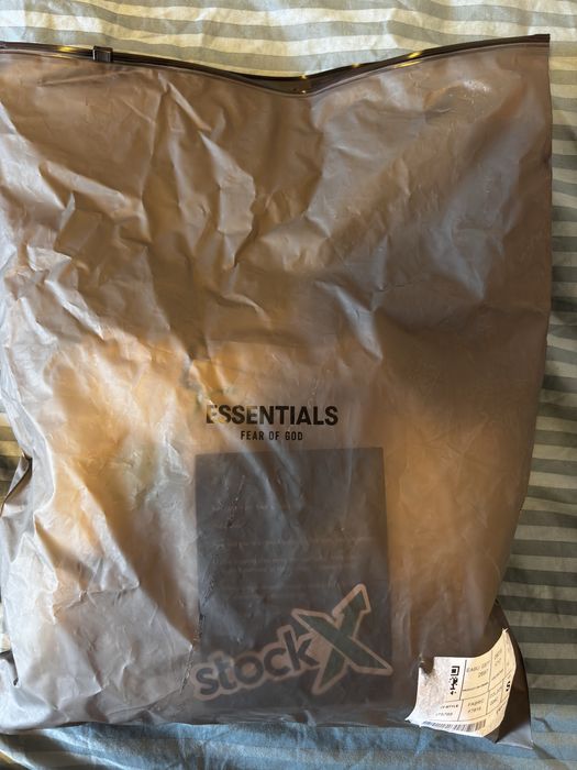 Светло сив Essentials летен екип (къси гащи и тениска)