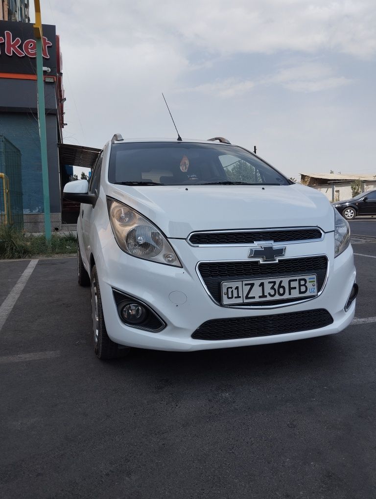 Chevrolet Spark 2012 1.0 L