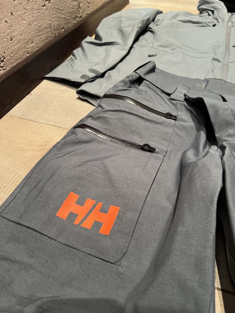 Яке и панталон за ски Helly Hansen