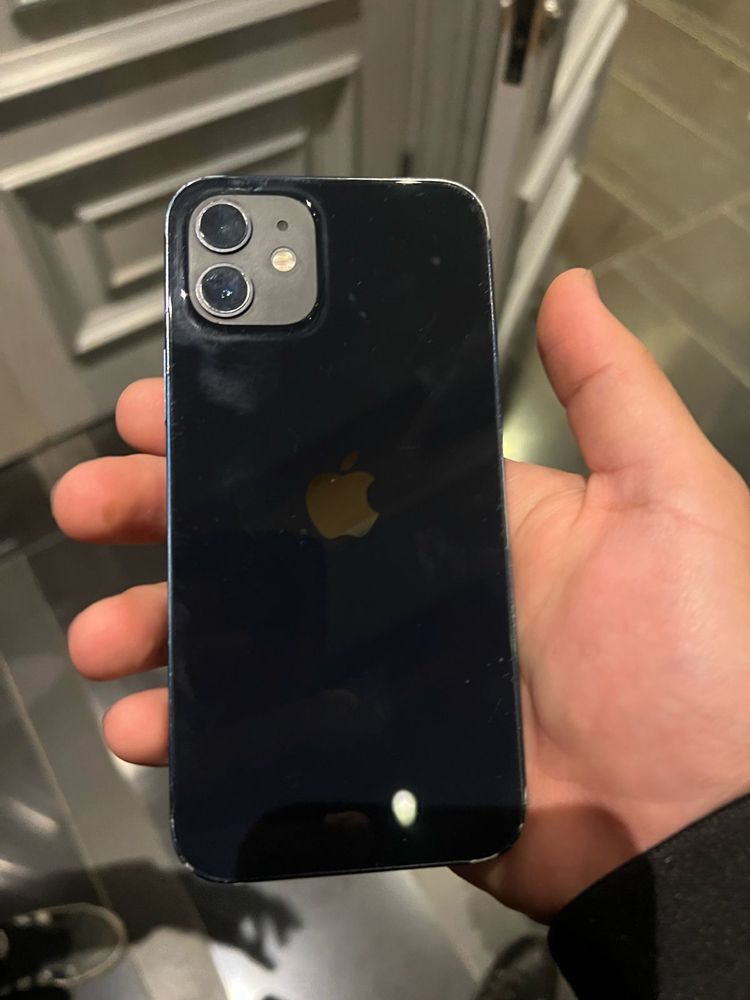 Iphone 12 в хорошем состояний