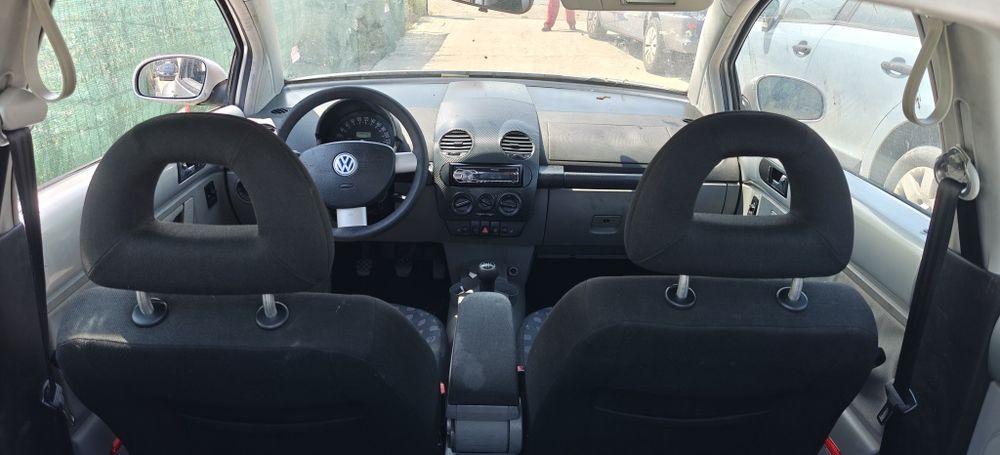 Vindem piese rezultate din dezmembrarea unui Volkswagen Beetle