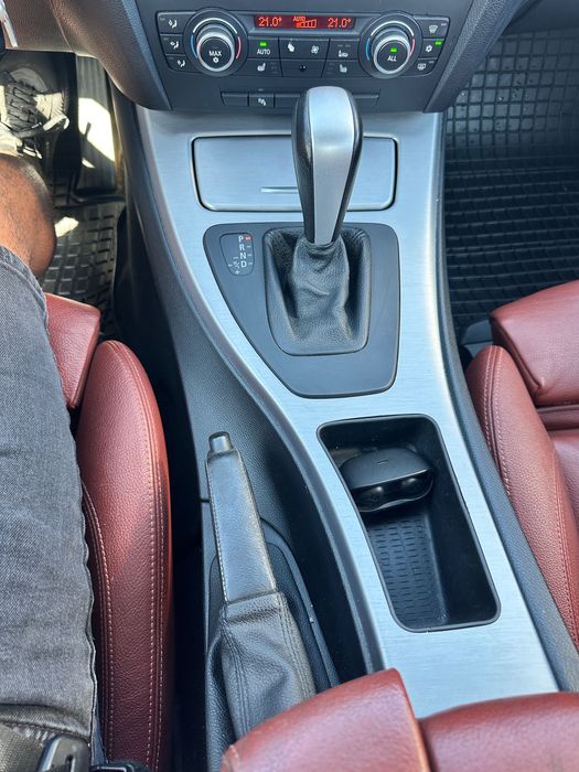 Vând BMW 320 e90 2011 184 cp  VIN- WBAPP31060A750472