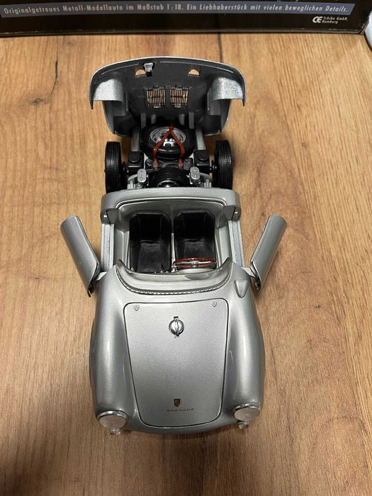 Метална колекционерска колички MAISTO PORSCHE 550 SPYDER мащаб 1:18