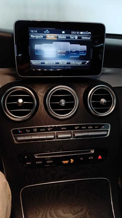 Mercedes-Benz GLC Coupe 300 • 4MATIC • AMG Line • 245 CP