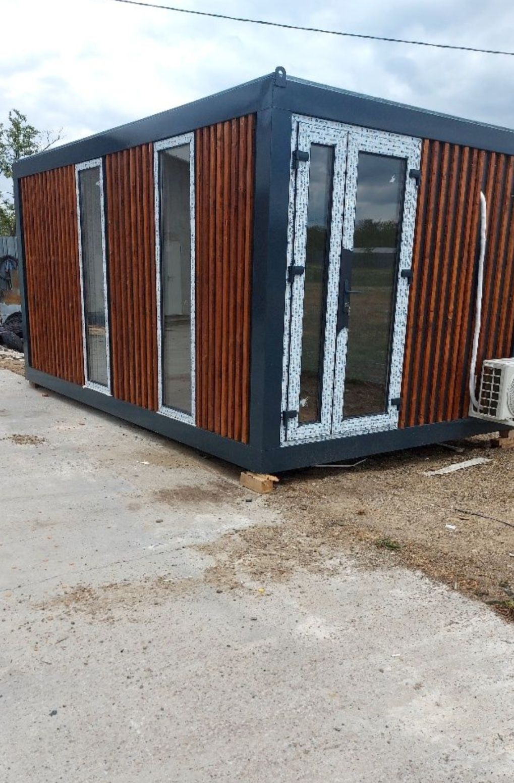 Vindem containere modulare la super preț-calitate