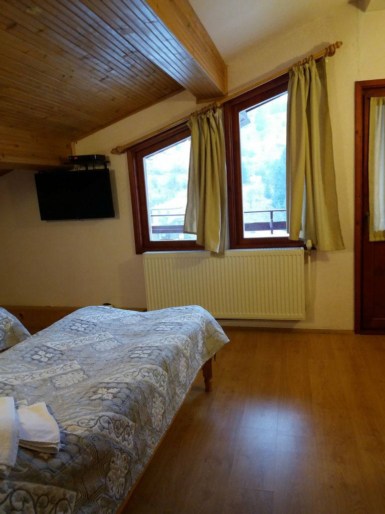 Продава се Къща в с. Стойките, Област Смолян - 405 кв.м за 444 €/кв.м - Снимка #11