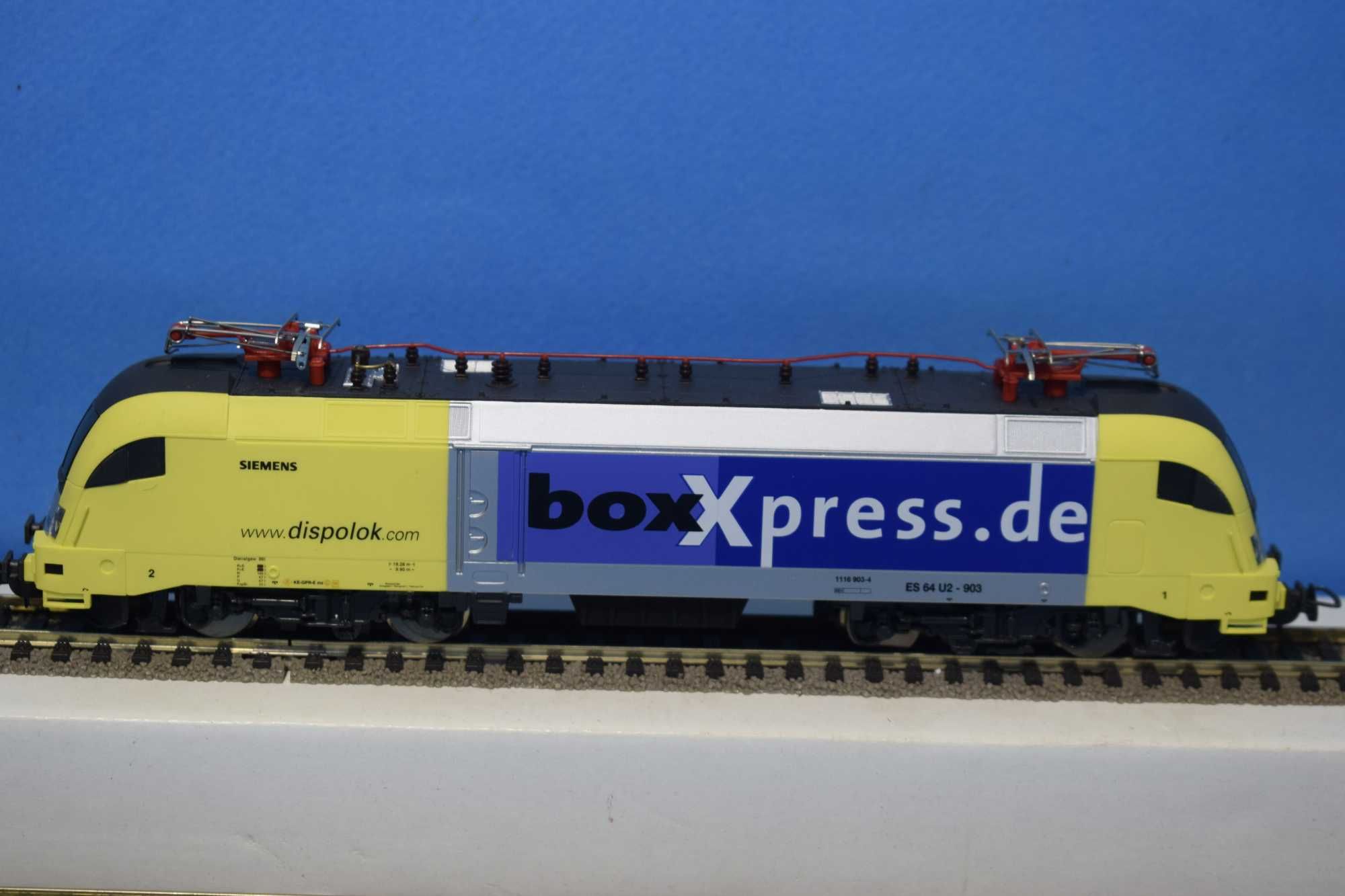 Locomotiva Taurus marca Piko scara ho