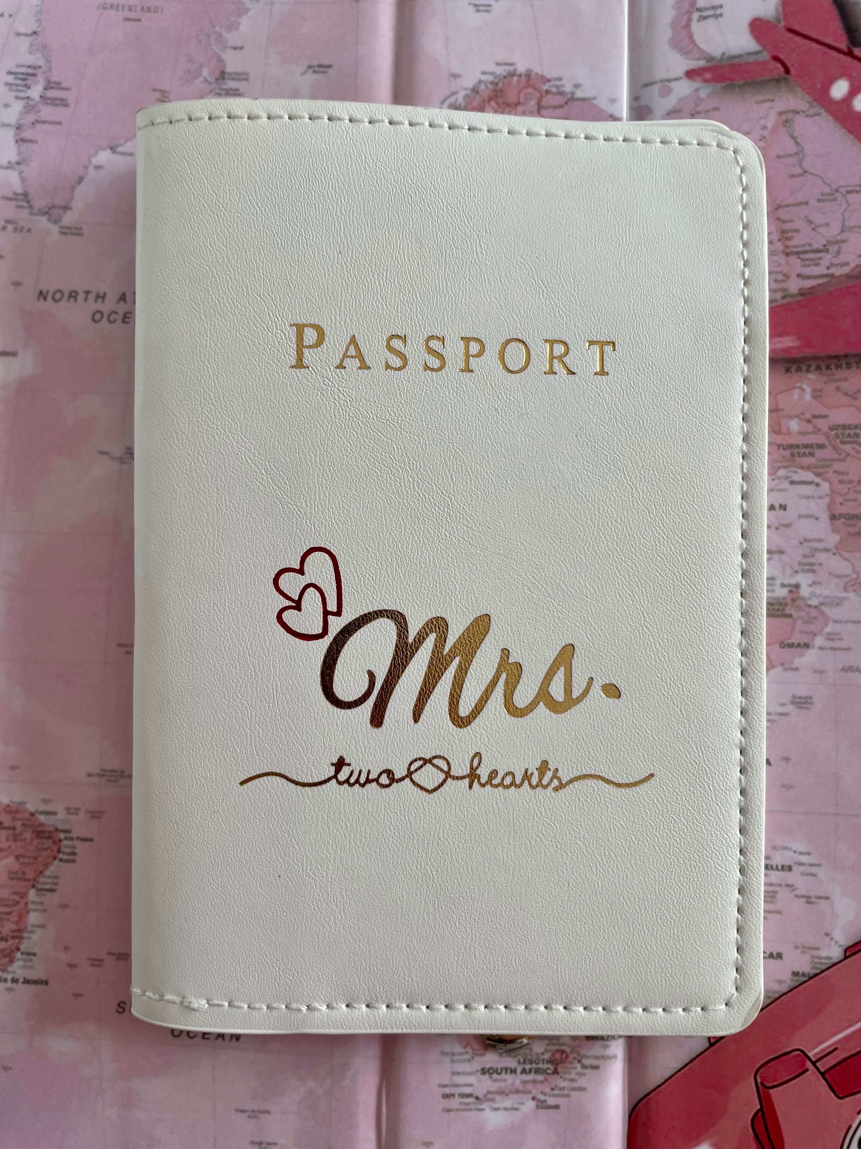 Комплект защитни обвивки за паспорт / Mr & Mrs /