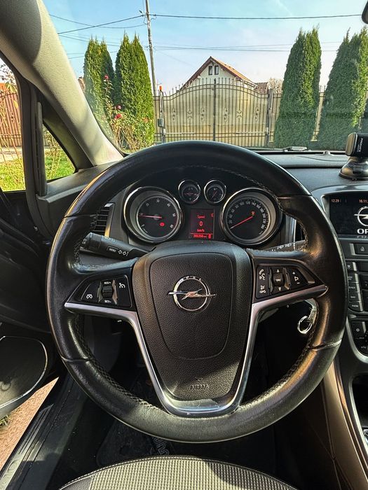 Opel Astra J 2012 • 1.7 CDTI 125 CP • Full Option • Super ofertă!