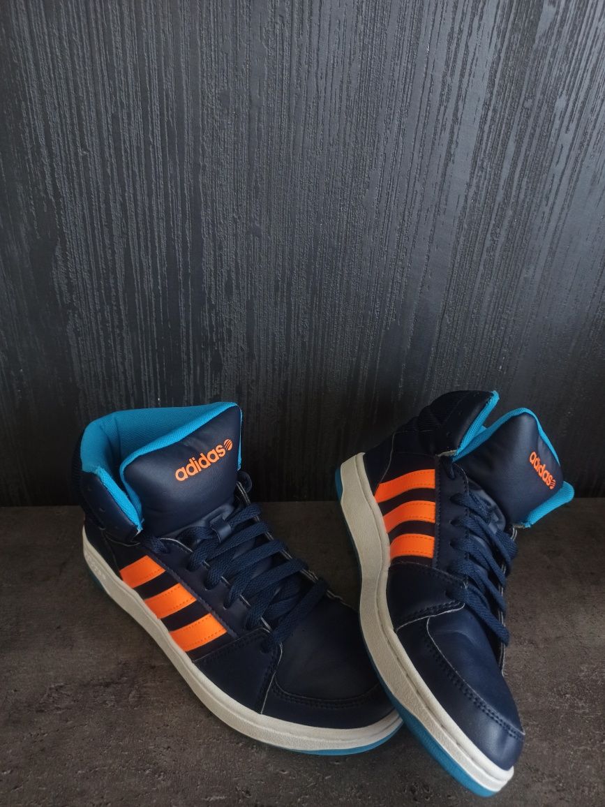 Vând adidași înalți, Adidas Neo, mărimea 40, impecabili.