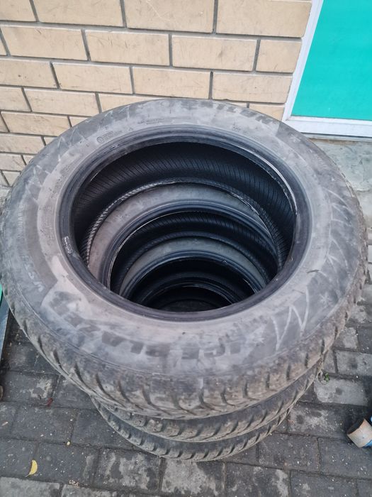 Продам зимние шины.