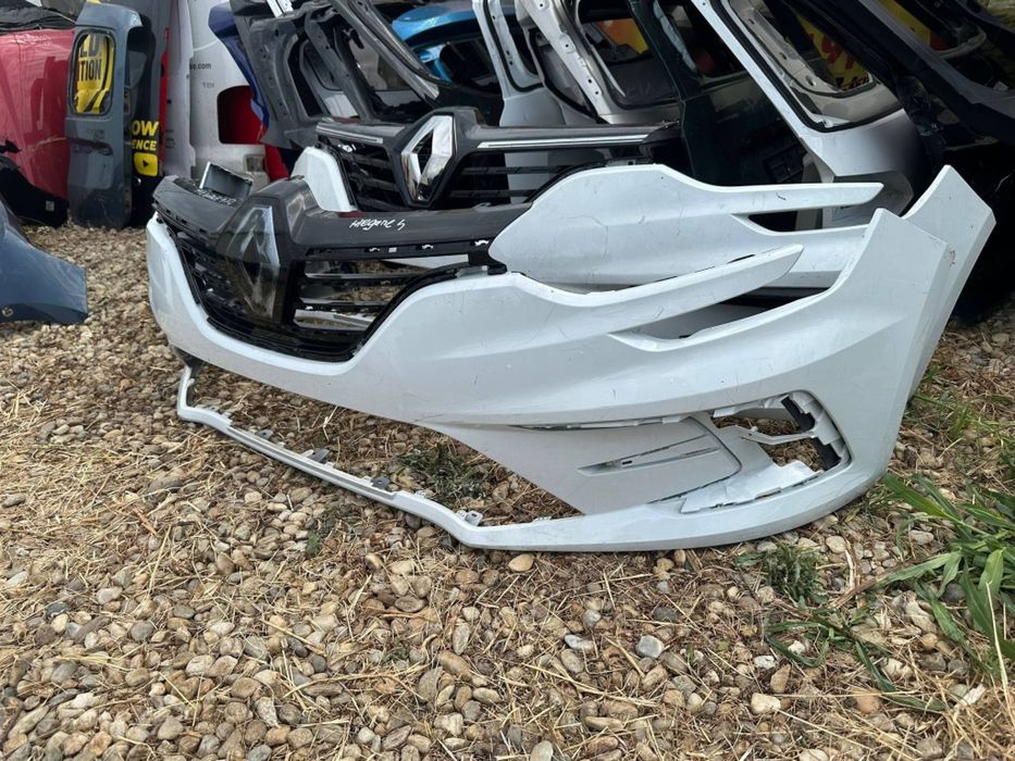 Bara fata + grila centrala Renault Megane 4 FACELIFT