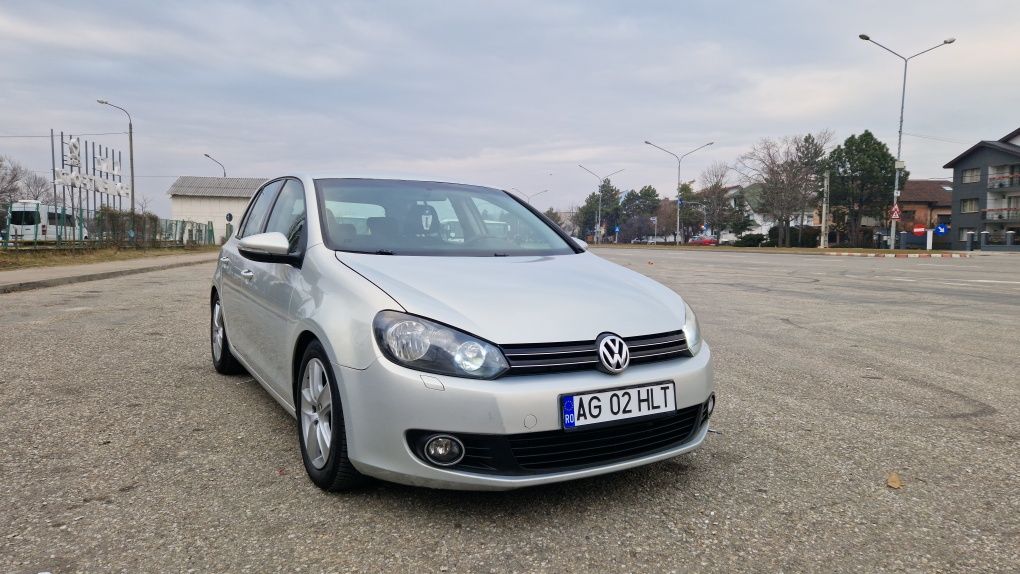 Proprietar în acte vând Golf 6