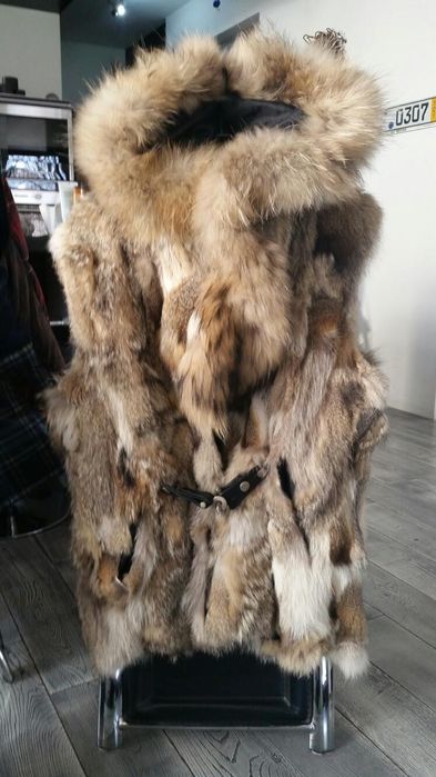 Дамско кожено елече от чакал