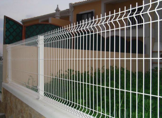 Garduri și porți metalice