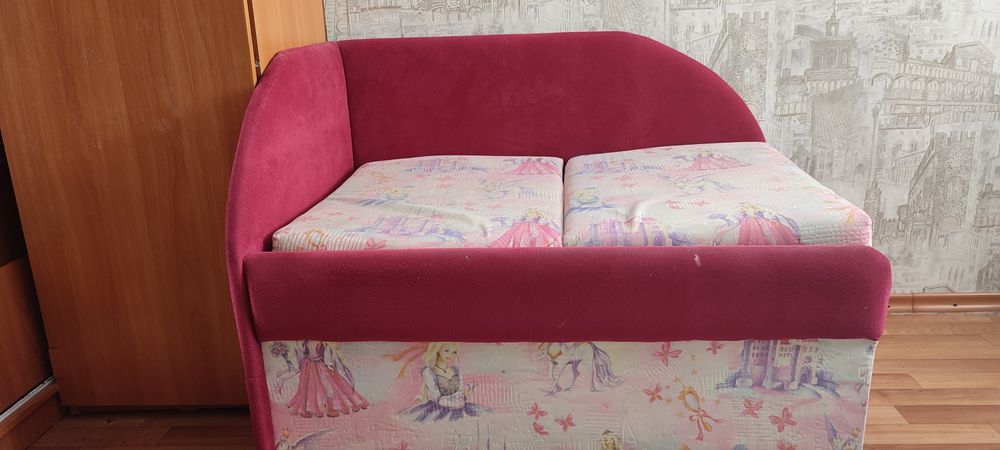 Продам подростковый диван