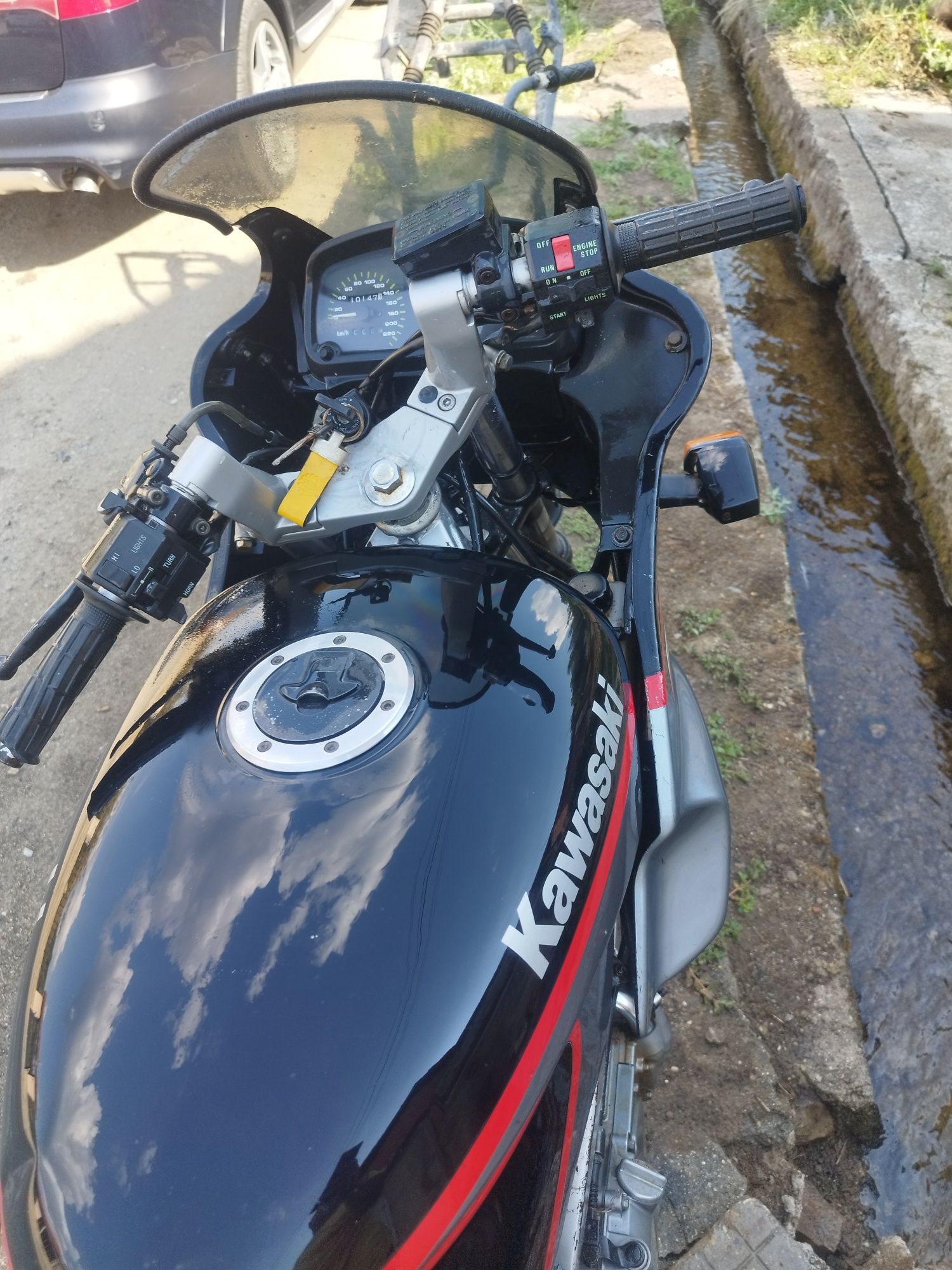 Kawasaki GPZ 500s на части