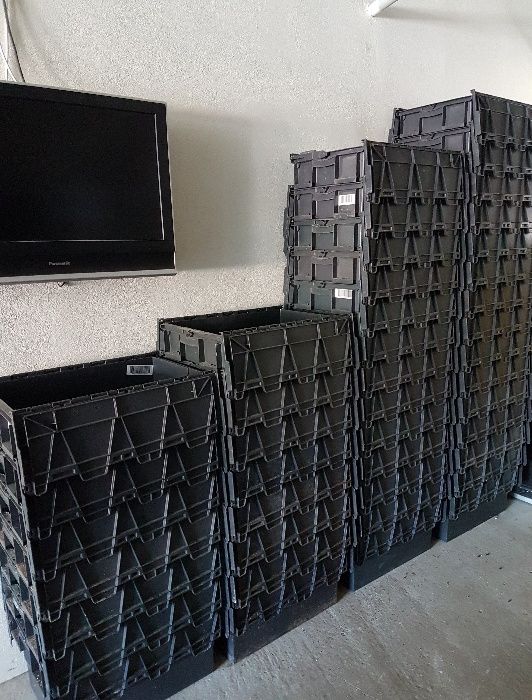 Cutie/lada de plastic cu capac