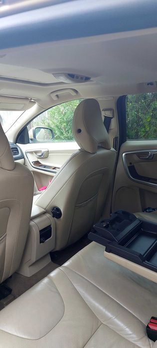 Volvo V60 - 2011 FULL OPTION