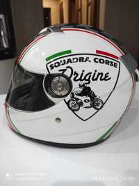 Шлем в хорошем состоянии..италия...