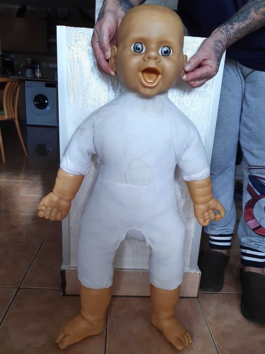 Papusa inalta 80cm, cu corp panza si cap, maini si picioare din guma