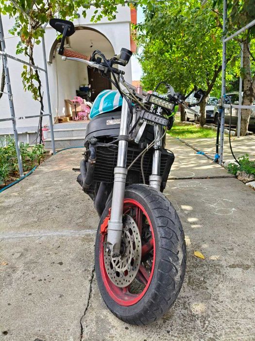 Honda CBR900RR SC28 - cafe racer / streetfighter / custom