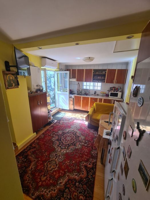 Casuta 3 camere,constructie 1995 Margeanului, strada Coman Ion cu mica