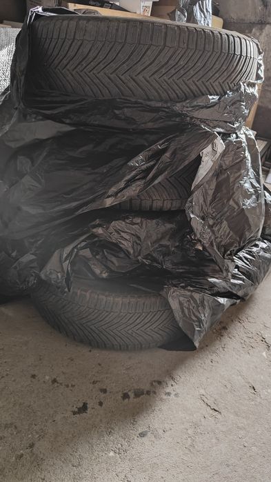 245/60/18 Michelin cross climate 4 бр.