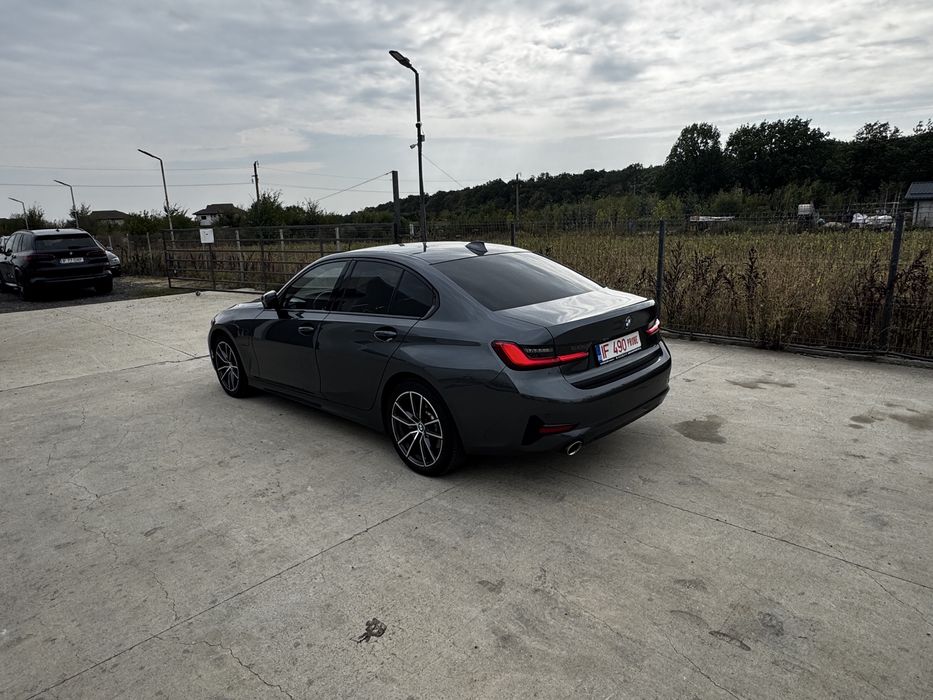 Bmw 2021 Faruri Laser/Harman Kardon/navi mare/scaune incalzite sport