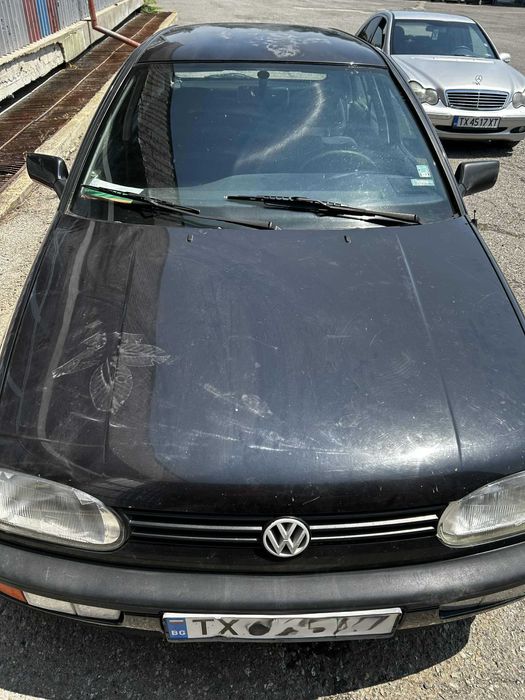 VW Golf GL в изправно техническо състояние и перфектен документално