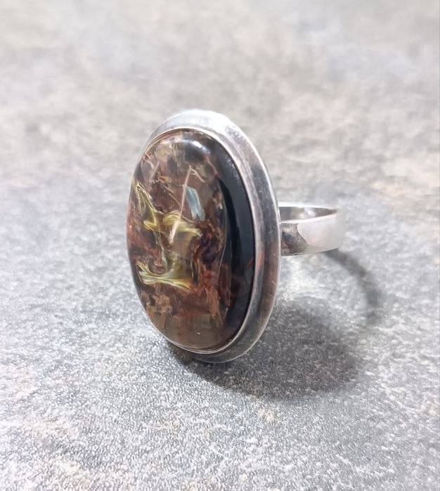 Серебряноеженское кольцо с натуральным камнем винтаж .