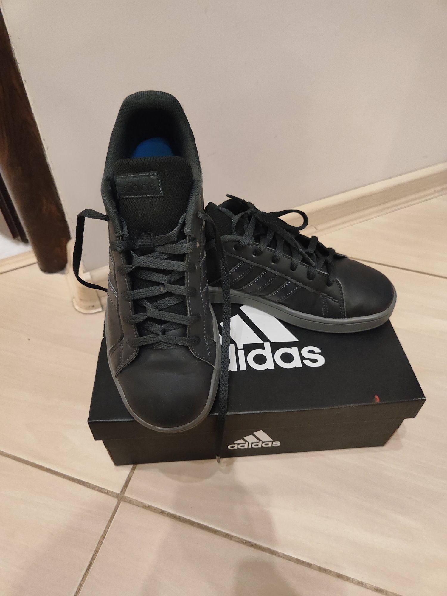 Детски оригинални Маратонки кецове ADIDAS размер 36/2/3