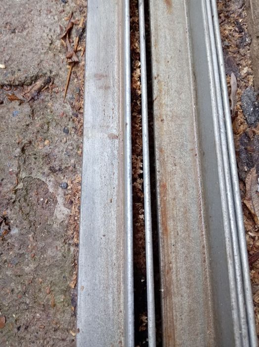 Продам угольник ю оцинкованные размер ширина 5см длина 6метр 5см 6м дл