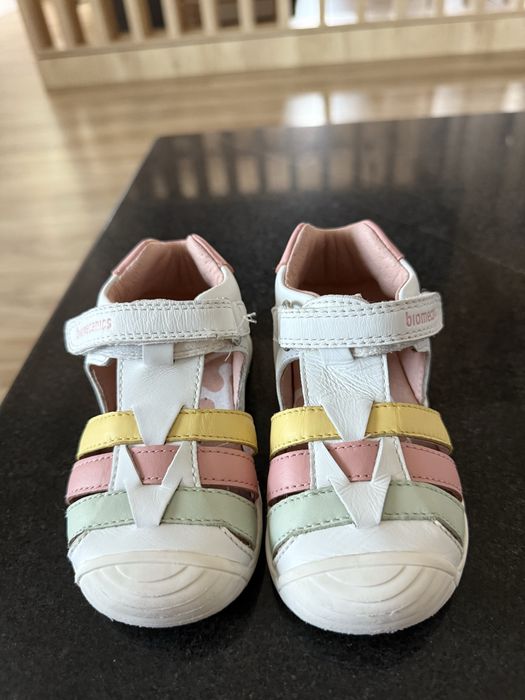 Vand incaltaminte  biomecanics si crocs