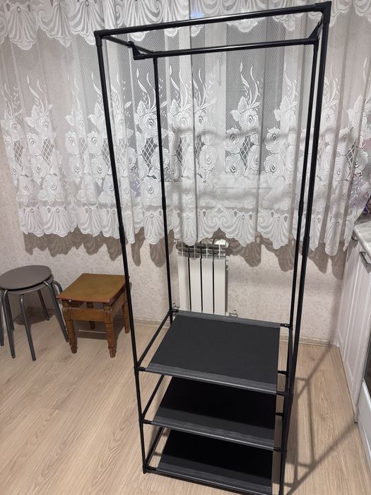 Продам стойку для одежды