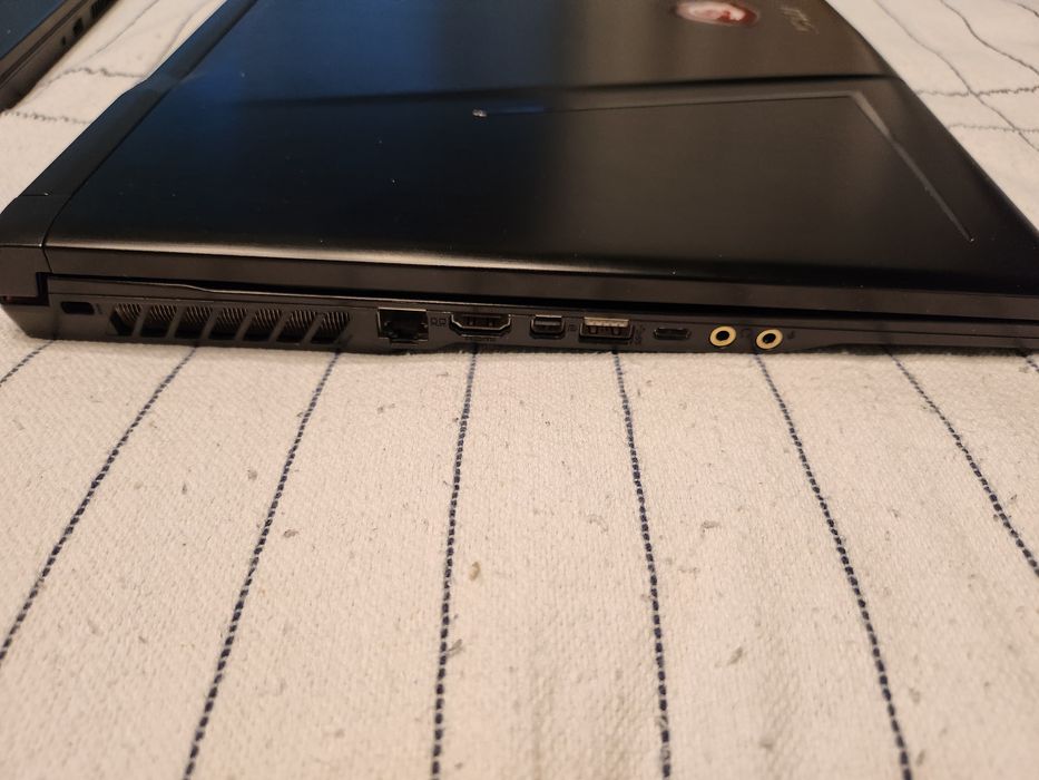 Laptop MSI GE73 Raider RGB 8RE