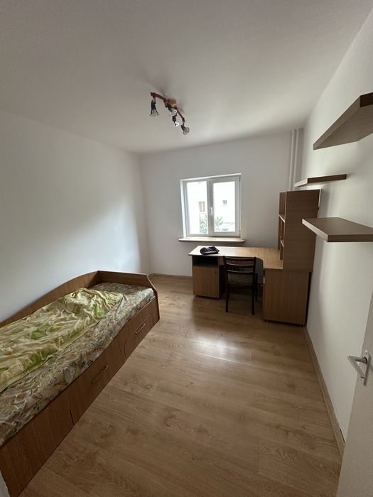 Inchiriez ap 3 camere