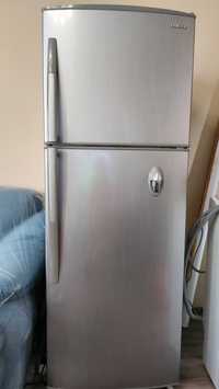 Хладилник с горен фризер  Samsung