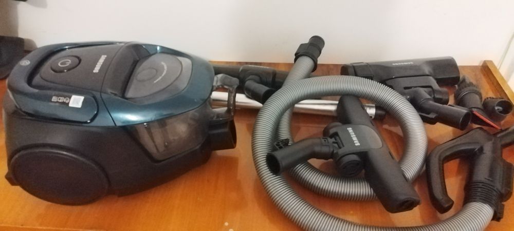 Aspirator fara sac SAMSUNG VC07M31B0HN/GE, 2l, 700W, 80dB, verde-negru