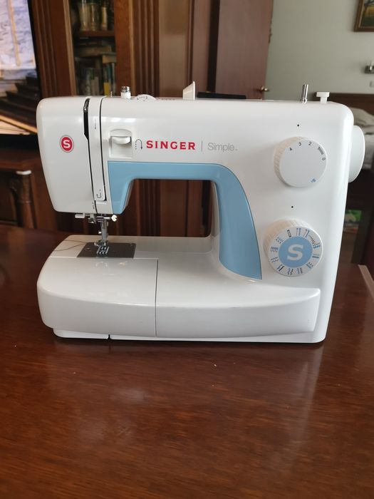 Шевна машина Singer simple 3221