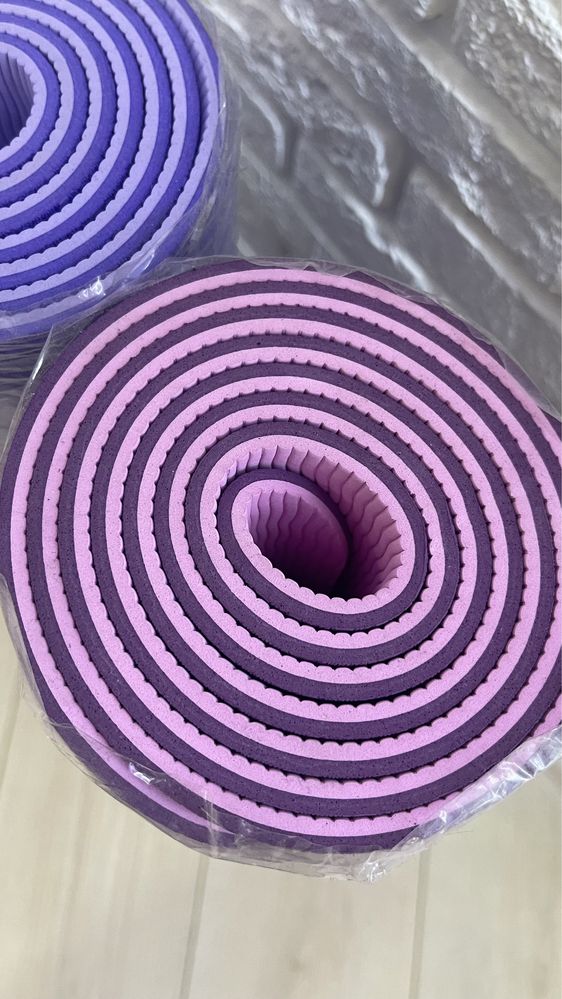 Продам новые двусторонние коврики для йоги и фитнеса