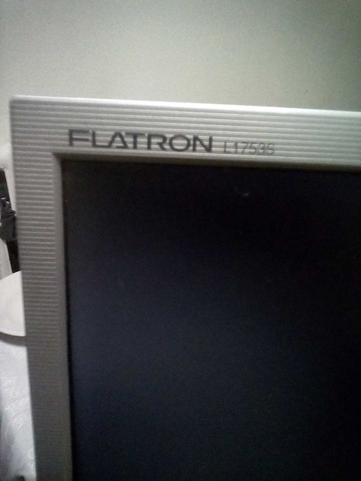 Срочно продам монитор LG в идеалк