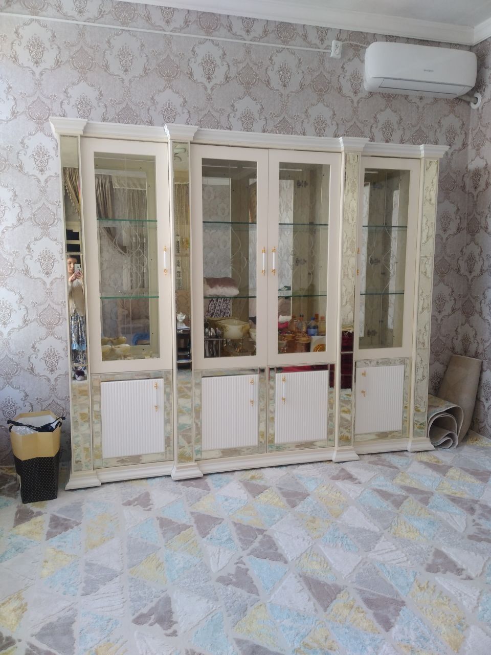 Mebel. Mehmonxona uchun stenka