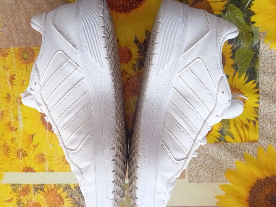 Адидас кожен 45 номер-Индонезия