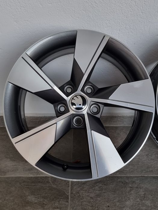 17" Оригинални джанти Skoda Осtavia 5×112 7J ET45 Ф57.1