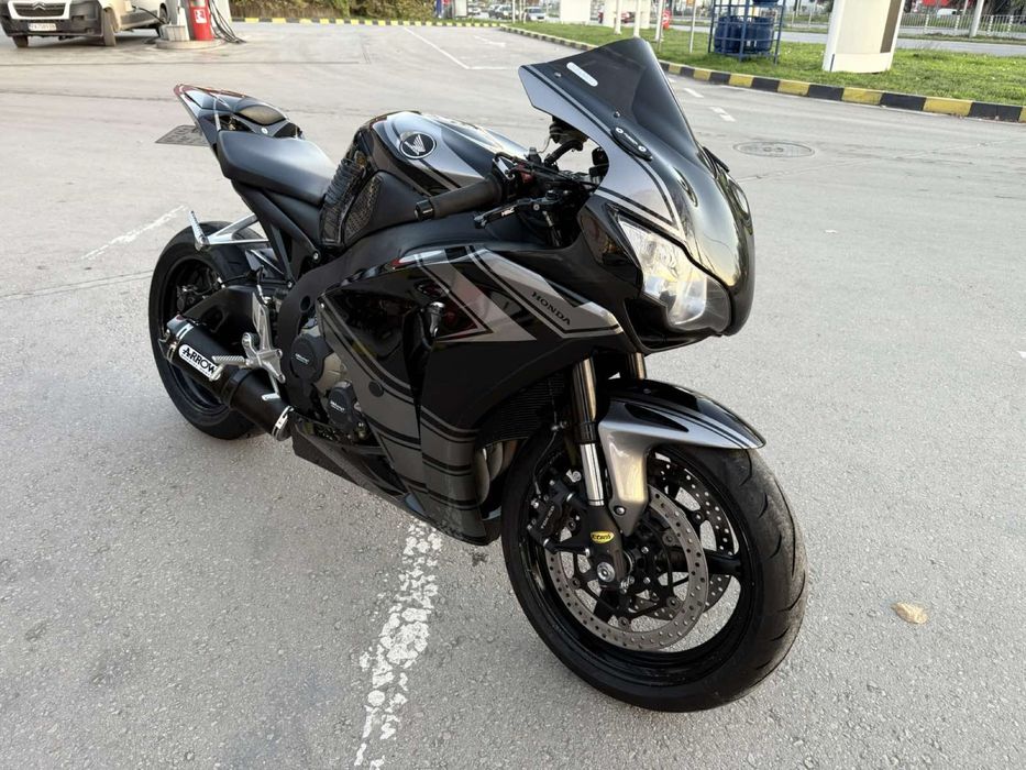 Продавам Honda Cbr 1000rr sc59
