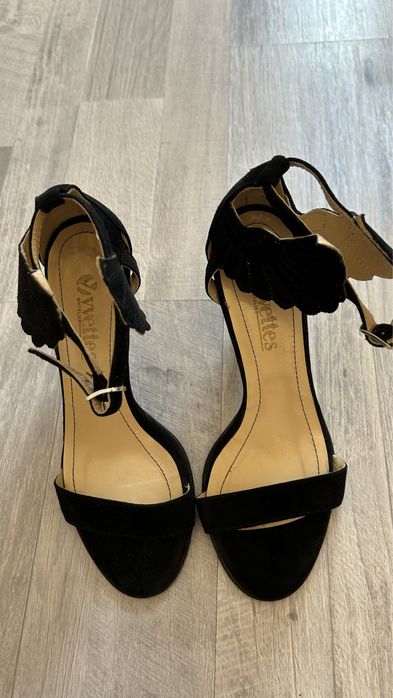 Sandale dama in stare perfecta model unicat Yvettes